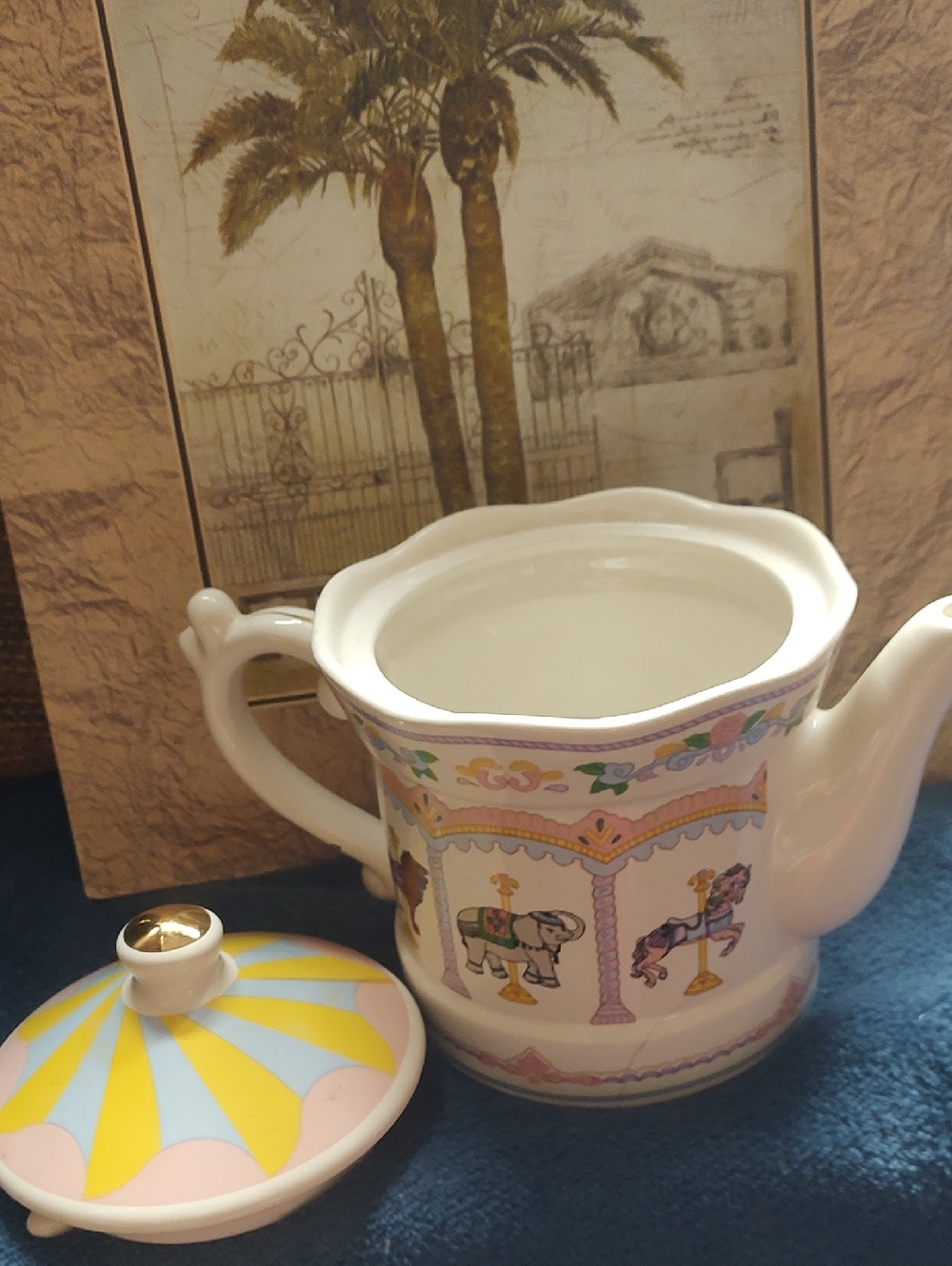 Carousel Animal Teapot - Pastel Yellow, Pink & Blue - Picture 4 of 8